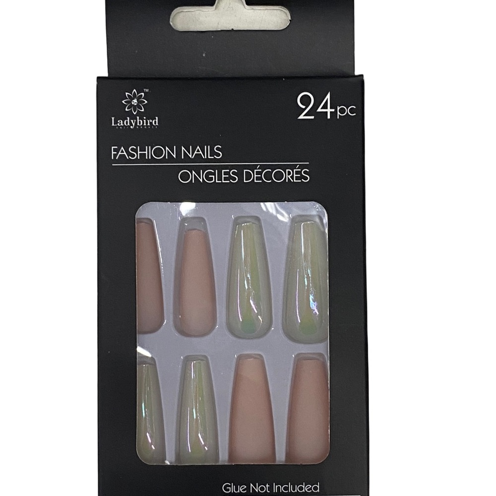 Ladybird fashion nails 24 pc